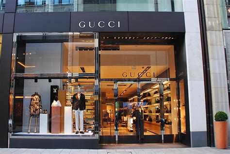 Shops with GUCCI in Hamburg title